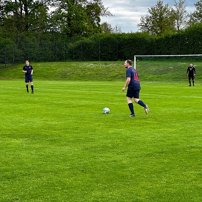 Fußball-Spielszene (vergrößerte Bildansicht wird geöffnet)